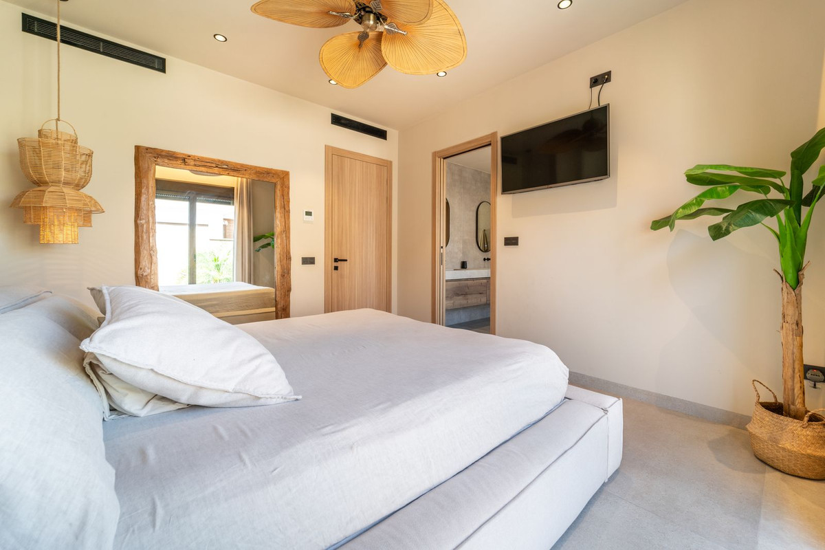 Se vende Villa - Chalet de 4 dormitorios en Costa Del Sol, Málaga, España