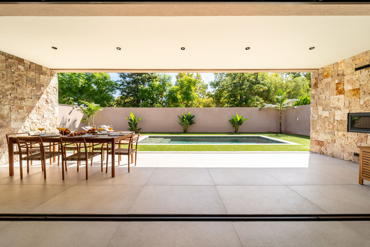 Se vende Villa - Chalet de 4 dormitorios en Costa Del Sol, Málaga, España