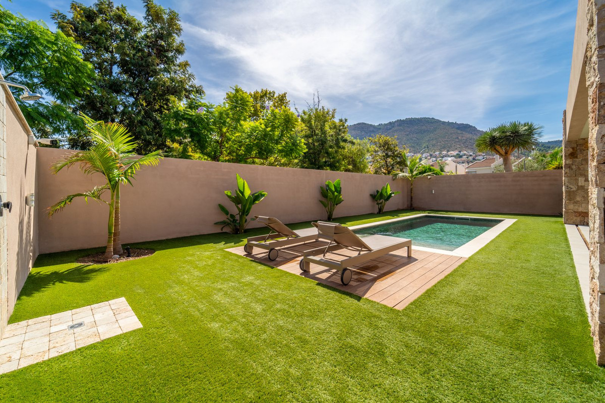Se vende Villa - Chalet de 4 dormitorios en Costa Del Sol, Málaga, España