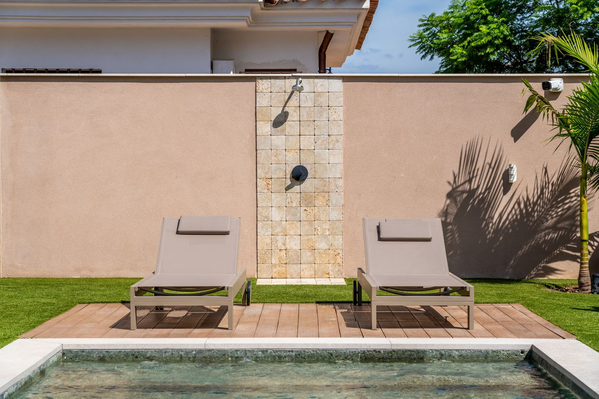 Se vende Villa - Chalet de 4 dormitorios en Costa Del Sol, Málaga, España