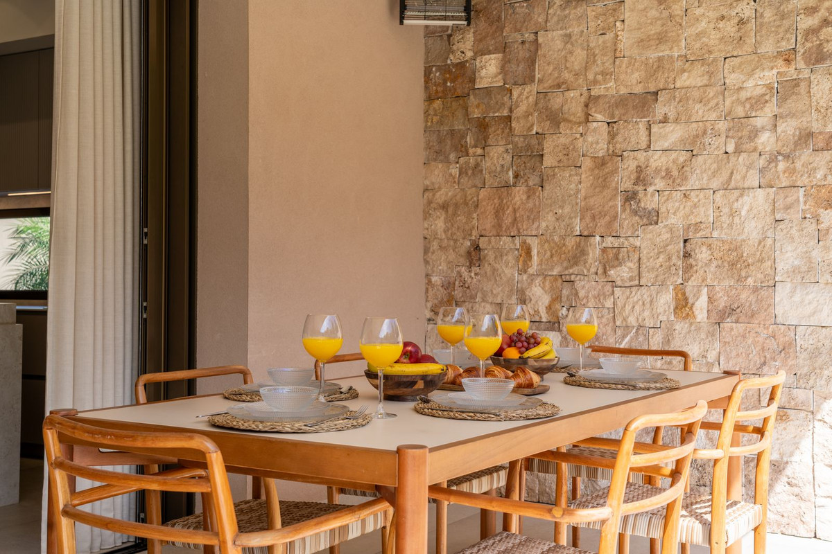 Se vende Villa - Chalet de 4 dormitorios en Costa Del Sol, Málaga, España
