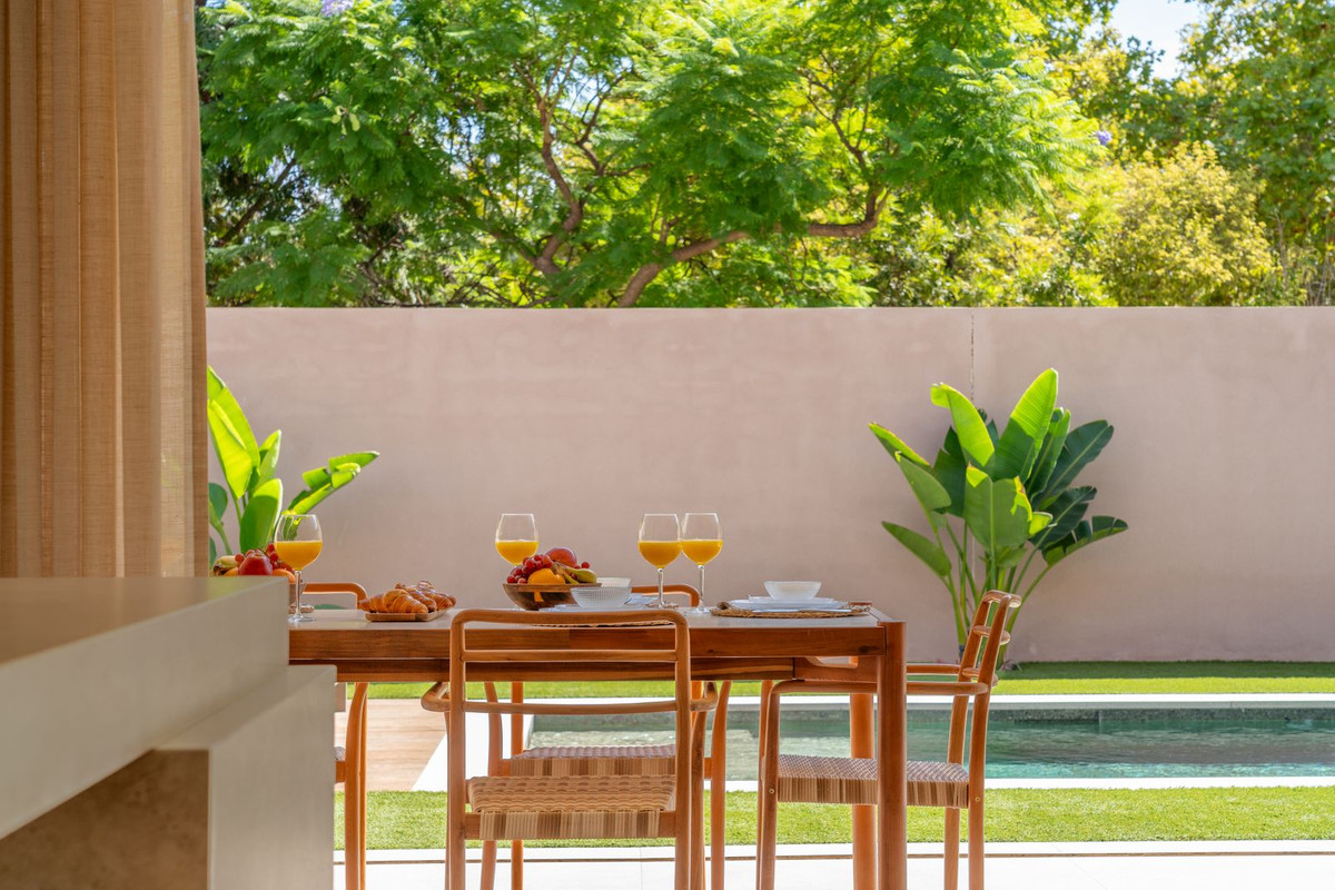 Se vende Villa - Chalet de 4 dormitorios en Costa Del Sol, Málaga, España