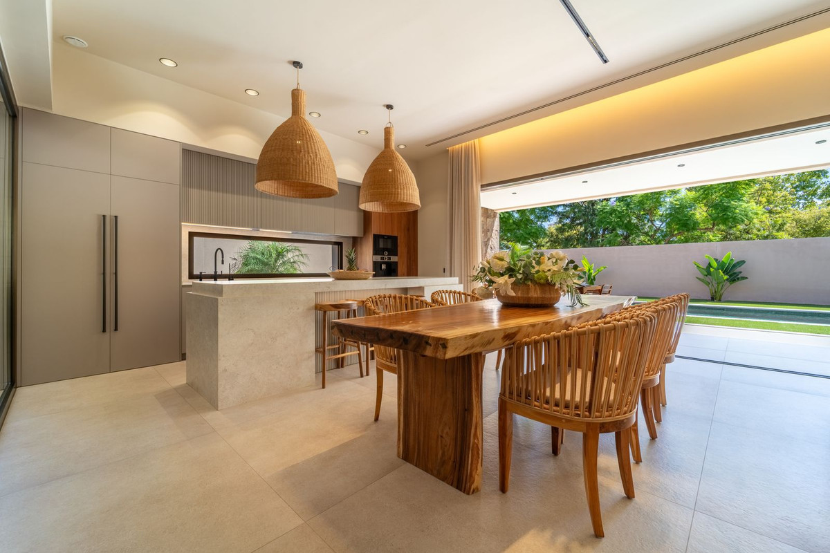 Se vende Villa - Chalet de 4 dormitorios en Costa Del Sol, Málaga, España