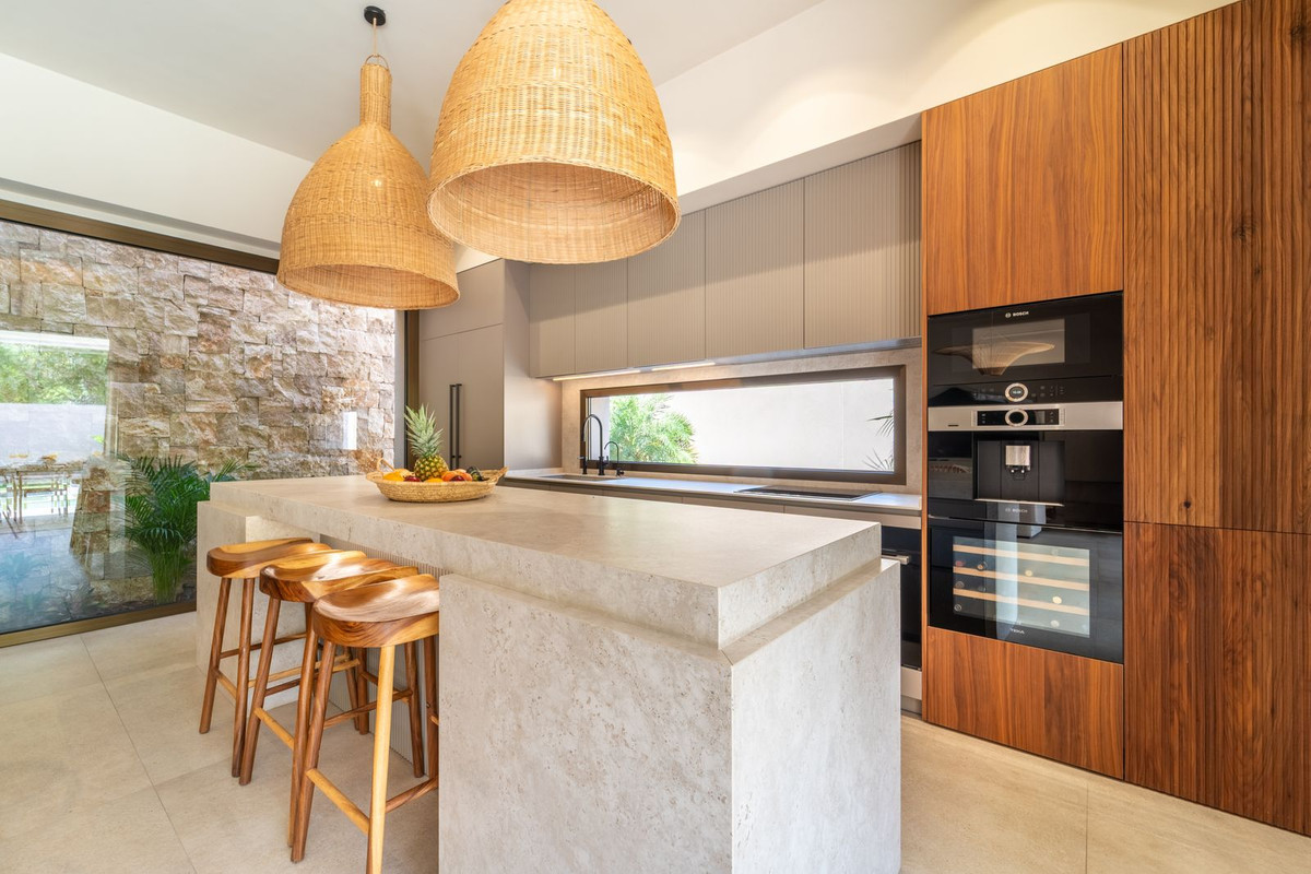 Se vende Villa - Chalet de 4 dormitorios en Costa Del Sol, Málaga, España