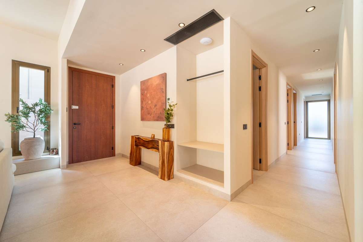Se vende Villa - Chalet de 4 dormitorios en Costa Del Sol, Málaga, España