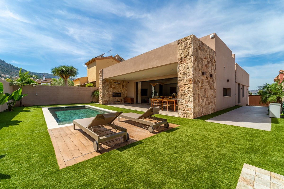 Se vende Villa - Chalet de 4 dormitorios en Costa Del Sol, Málaga, España