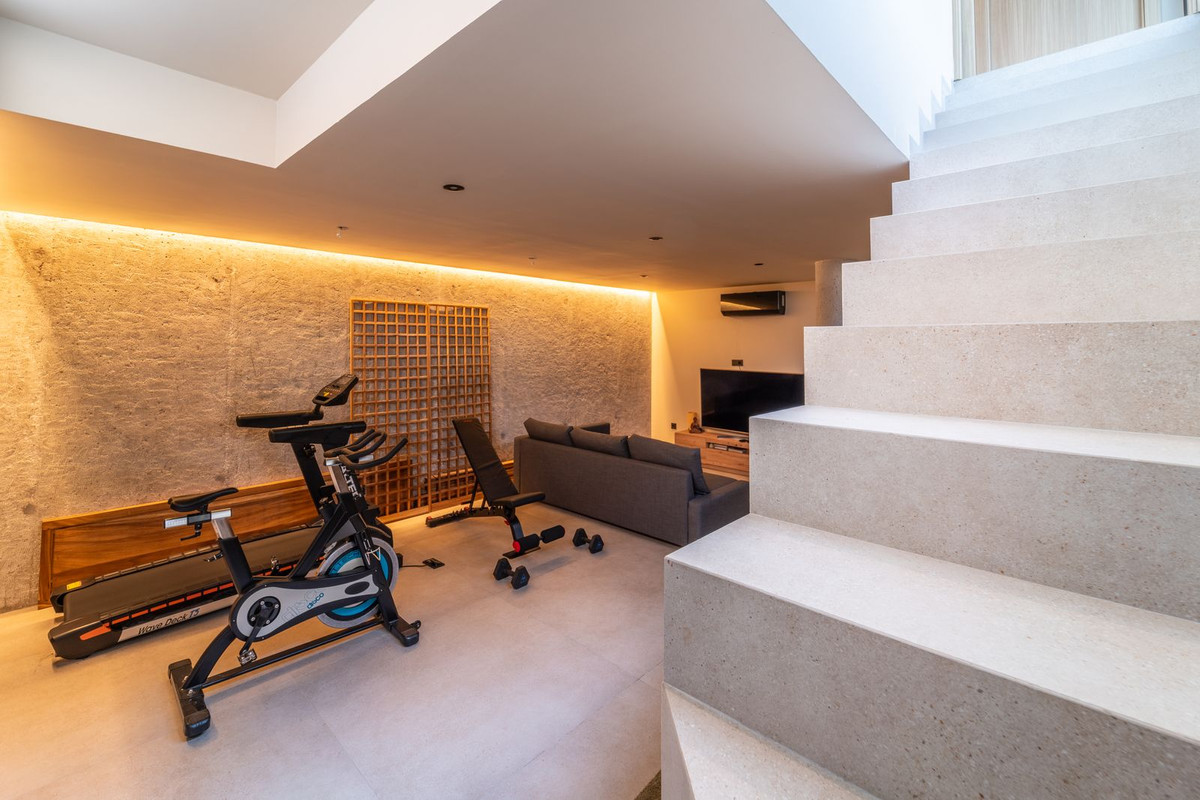 Se vende Villa - Chalet de 4 dormitorios en Costa Del Sol, Málaga, España