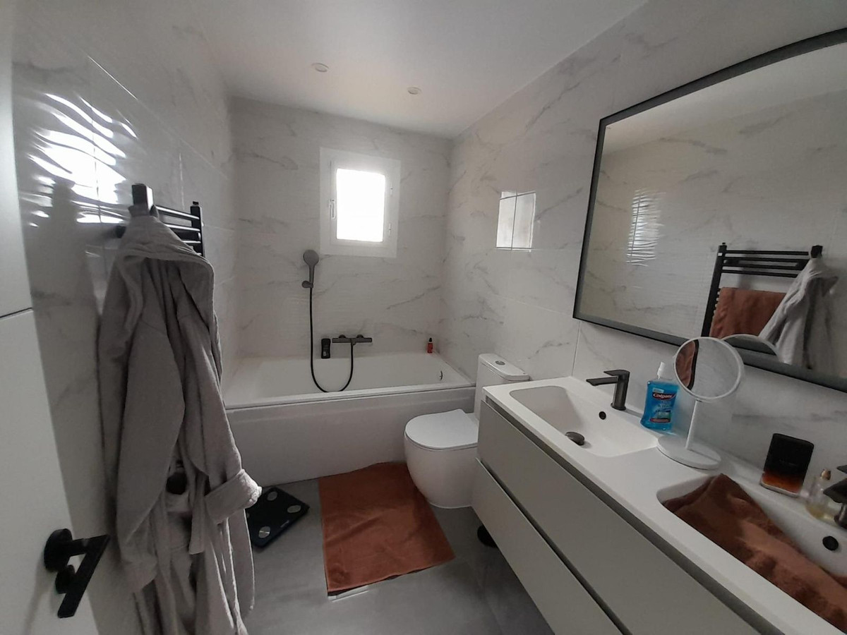 Se vende Villa - Chalet de 4 dormitorios en Costa Calida, Murcia, España