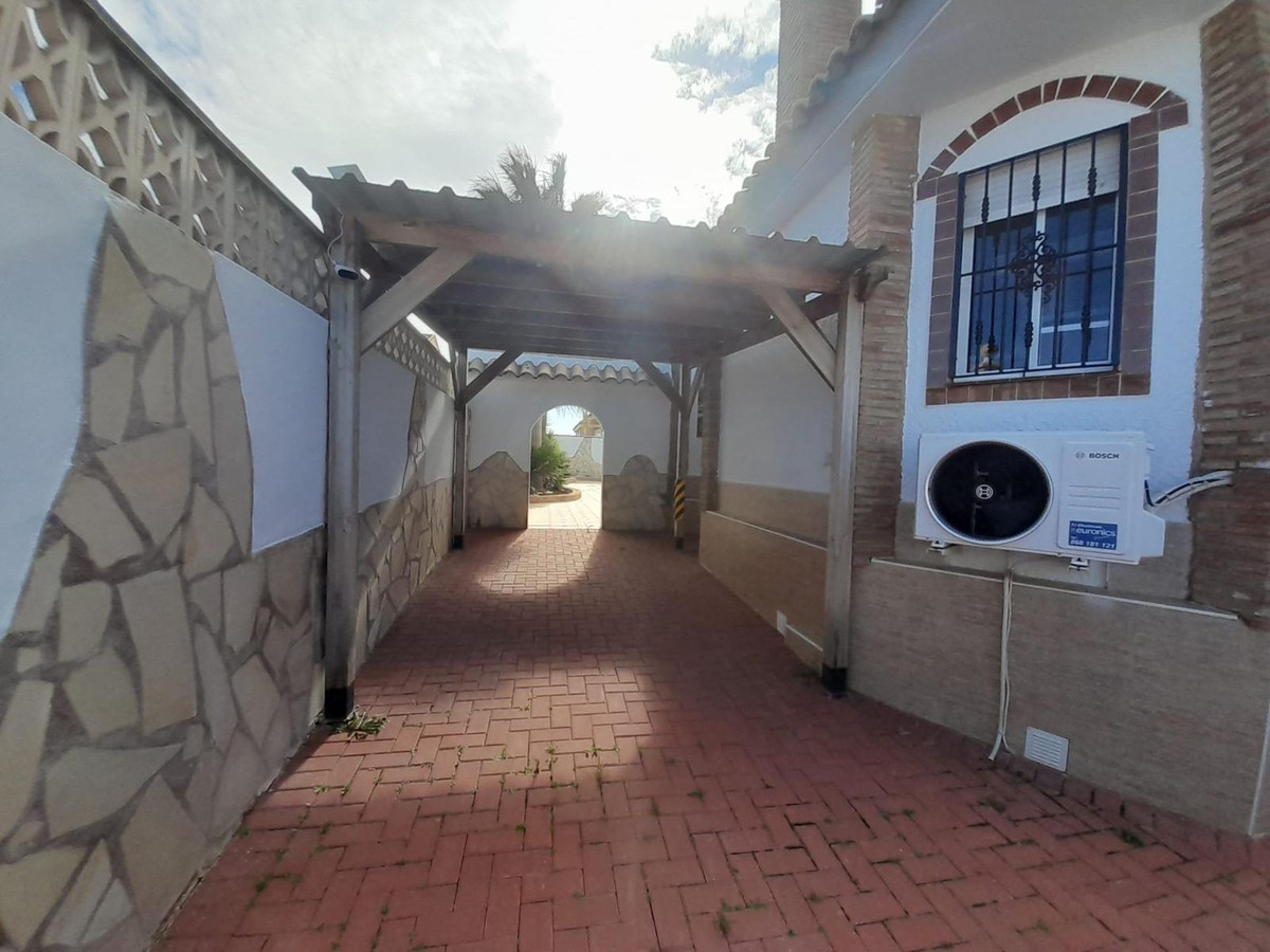 Se vende Villa - Chalet de 4 dormitorios en Costa Calida, Murcia, España