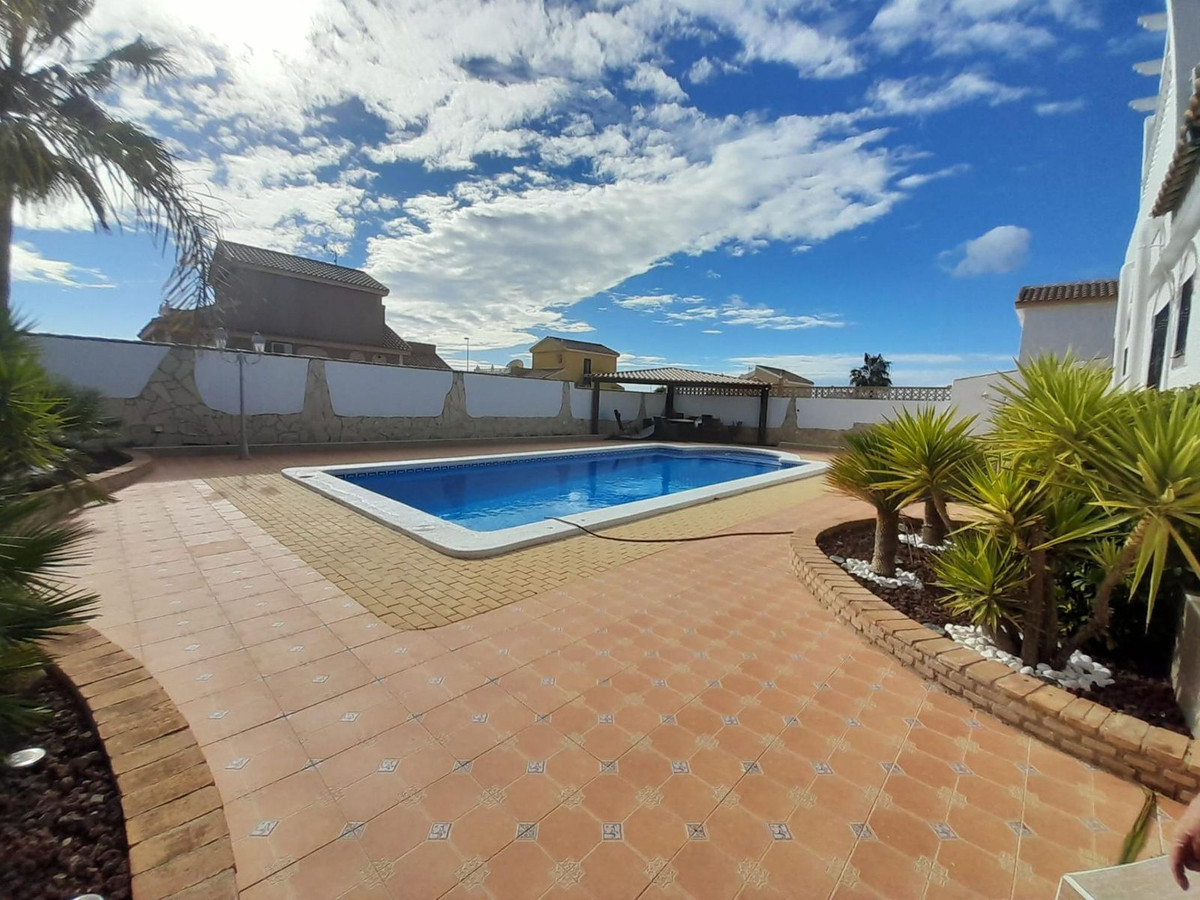 Se vende Villa - Chalet de 4 dormitorios en Costa Calida, Murcia, España