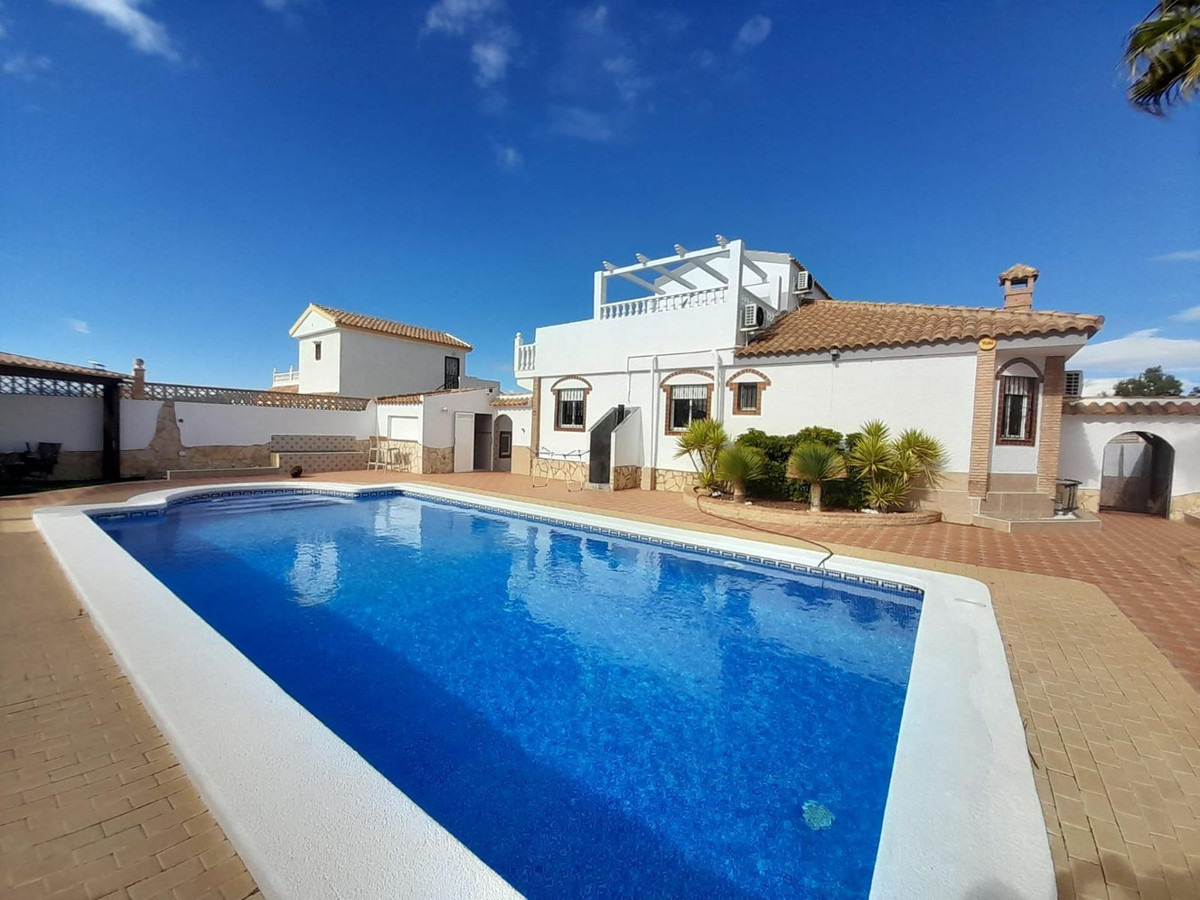 Se vende Villa - Chalet de 4 dormitorios en Costa Calida, Murcia, España