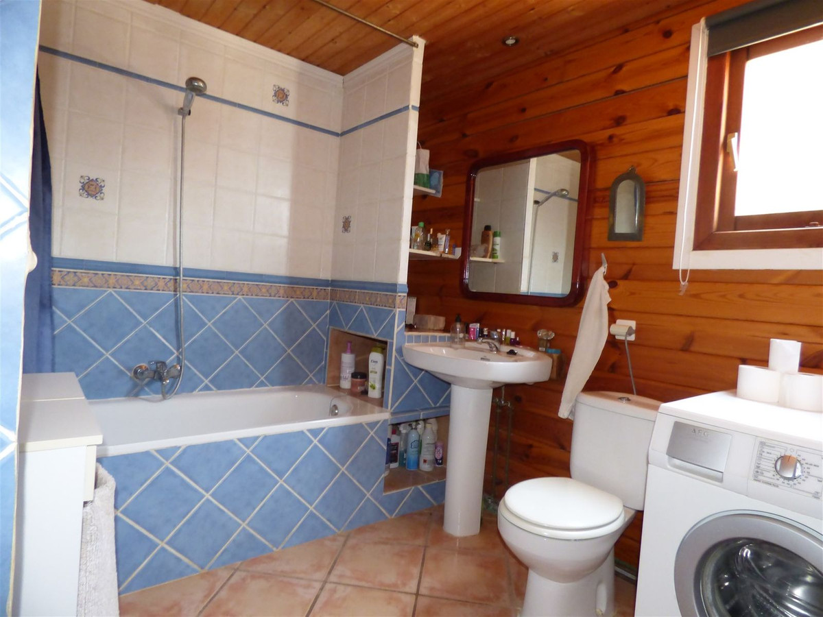 Se vende Finca - Cortijo de 6 dormitorios en Costa Del Sol, Málaga, España