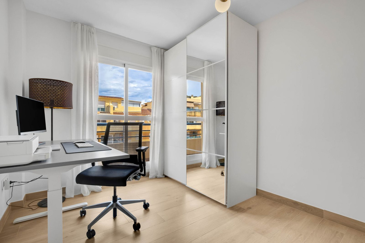 3 Bed Apartment for sale in El Pinillo Costa Del Sol, Málaga, Spain