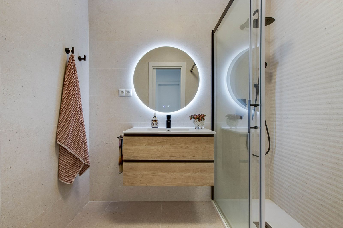 3 Bed Apartment for sale in El Pinillo Costa Del Sol, Málaga, Spain