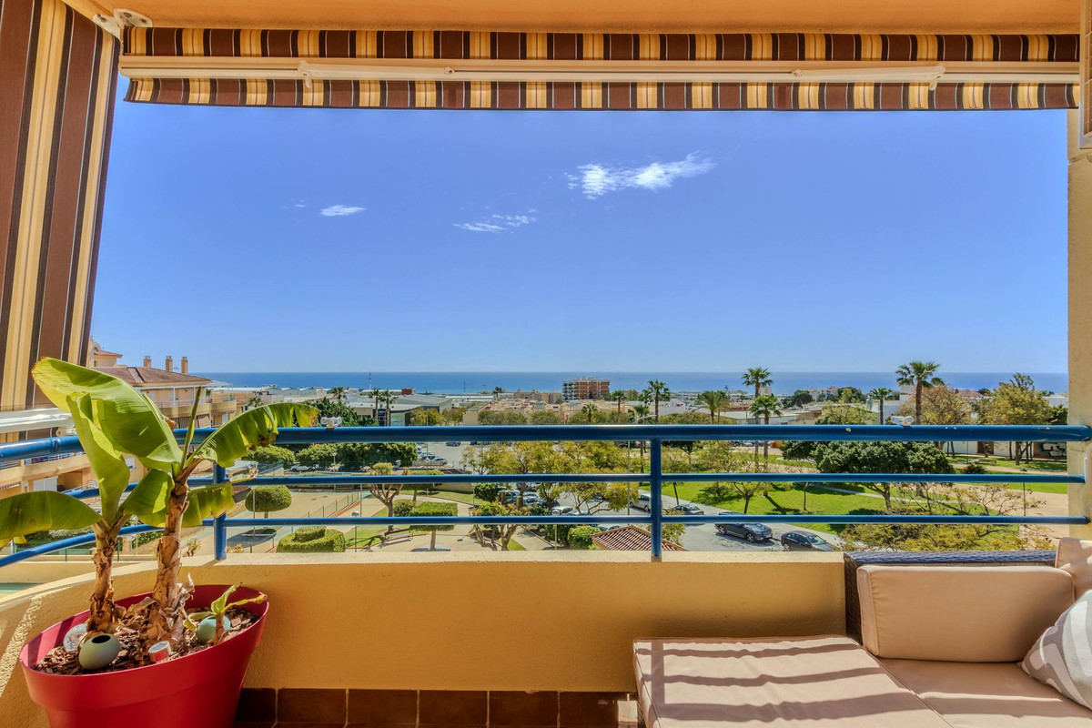 3 Bed Apartment for sale in El Pinillo Costa Del Sol, Málaga, Spain