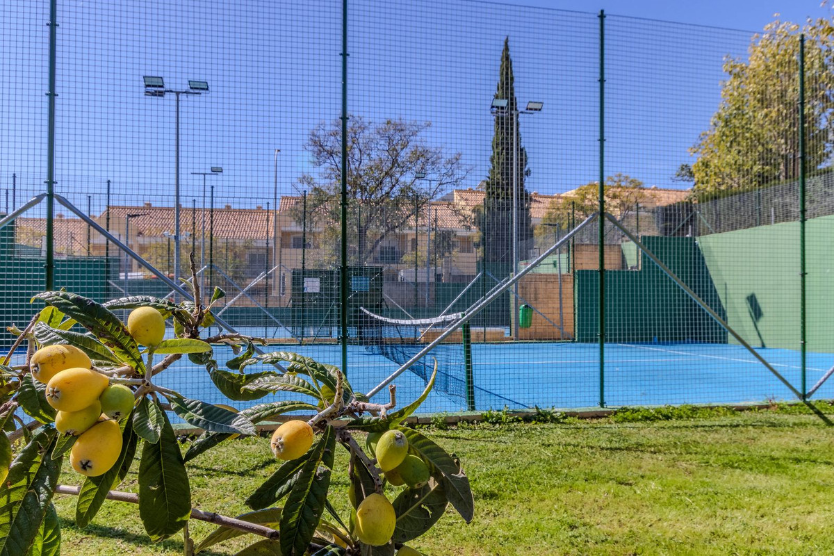 3 Bed Apartment for sale in El Pinillo Costa Del Sol, Málaga, Spain