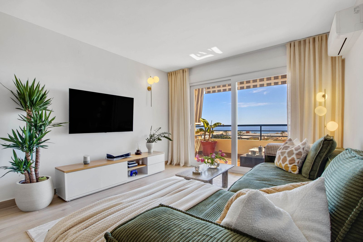 3 Bed Apartment for sale in El Pinillo Costa Del Sol, Málaga, Spain