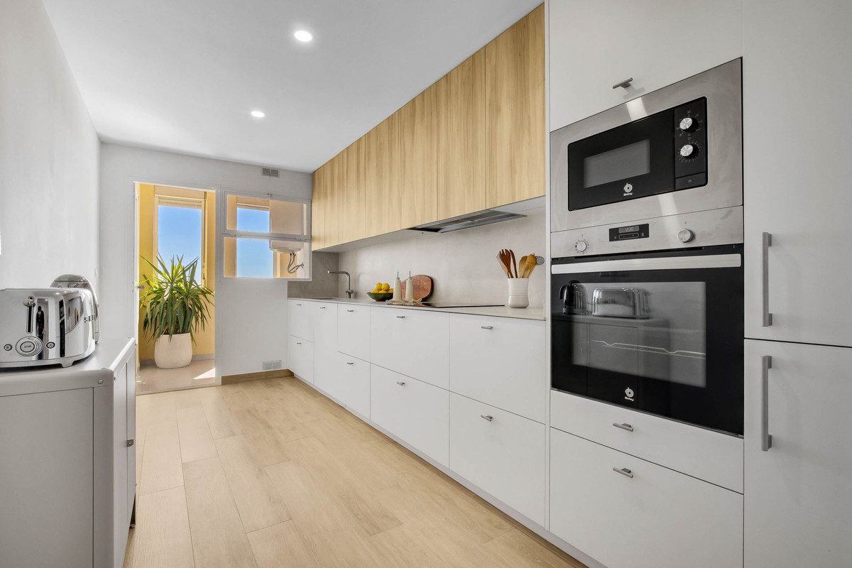 3 Bed Apartment for sale in El Pinillo Costa Del Sol, Málaga, Spain