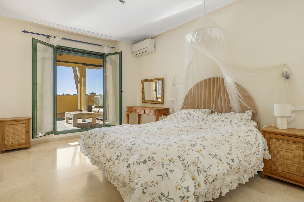 Se vende Apartamento Planta Media de 2 dormitorios en Costa Del Sol, Málaga, España