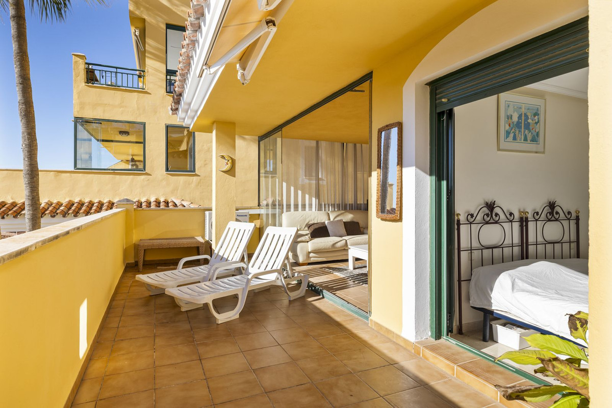 Se vende Apartamento Planta Media de 2 dormitorios en Costa Del Sol, Málaga, España
