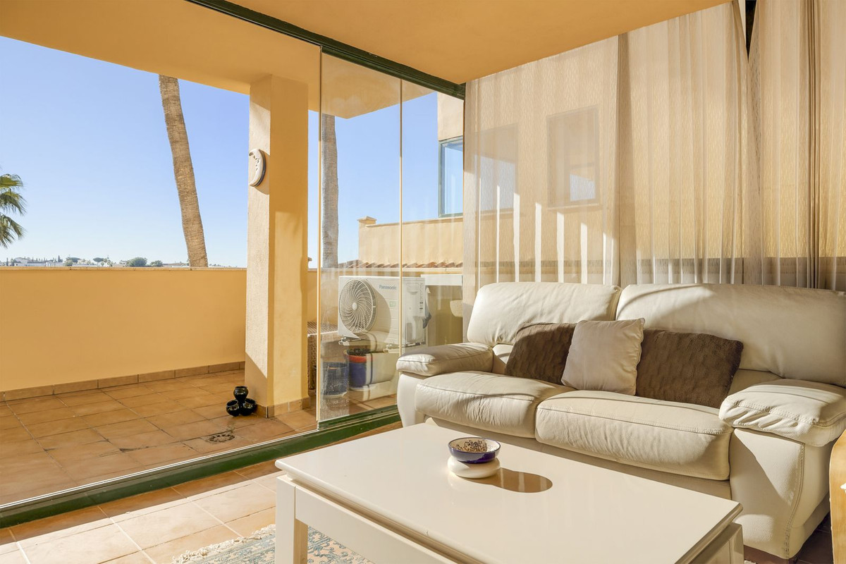 Se vende Apartamento Planta Media de 2 dormitorios en Costa Del Sol, Málaga, España