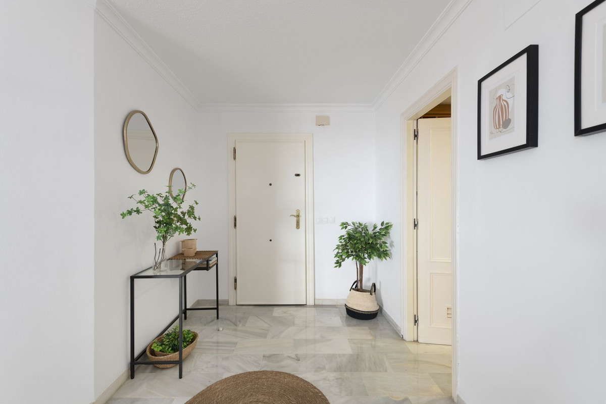 2 Bed Apartment for sale in Puerto Banús Costa Del Sol, Málaga, Spain