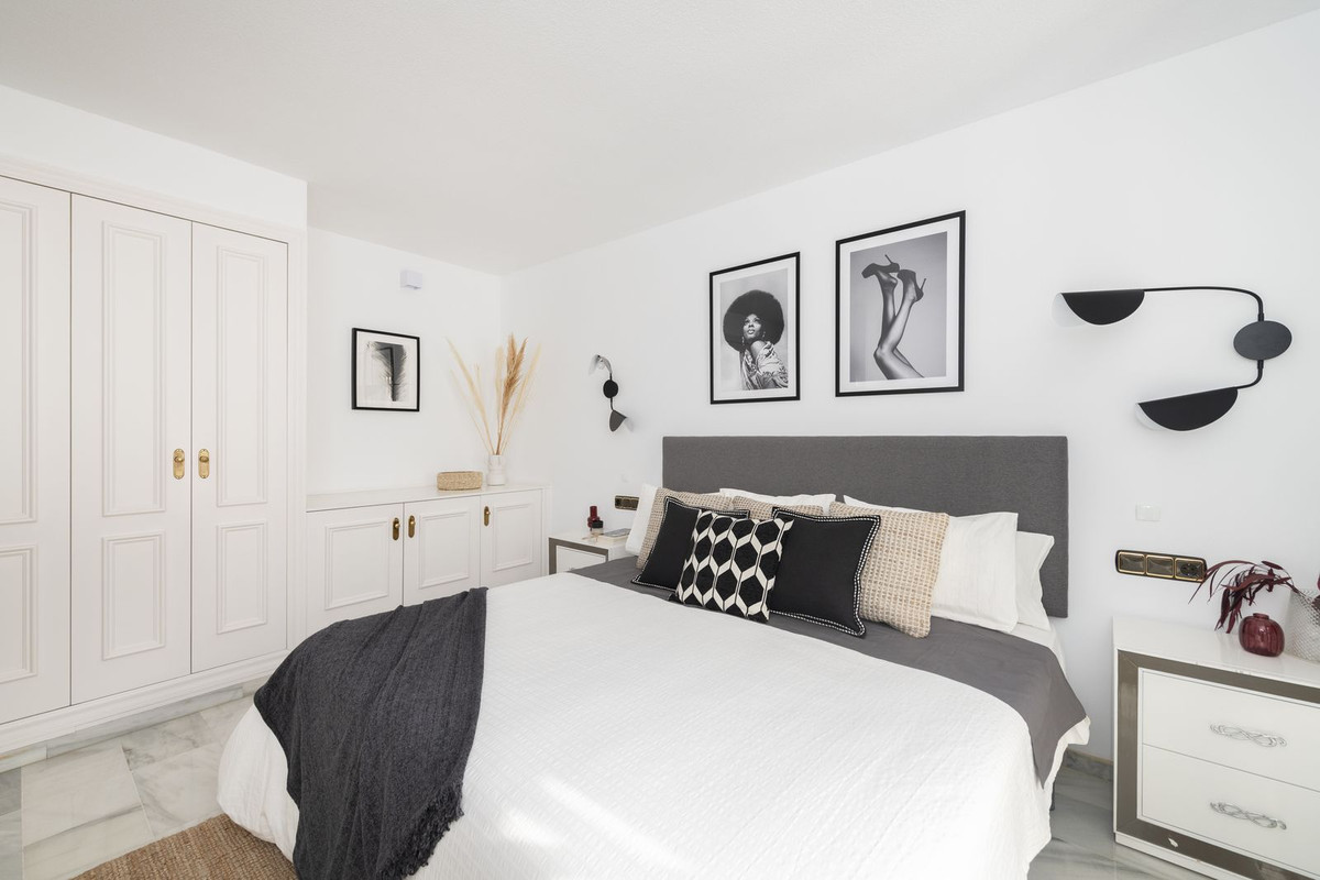 2 Bed Apartment for sale in Puerto Banús Costa Del Sol, Málaga, Spain