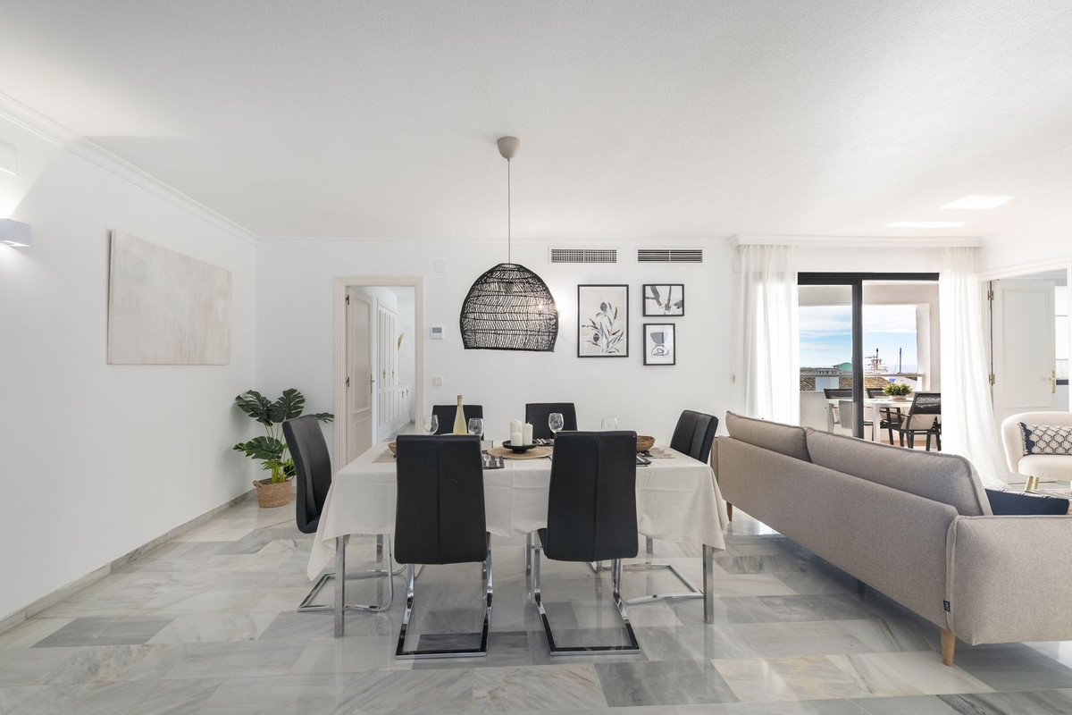 2 Bed Apartment for sale in Puerto Banús Costa Del Sol, Málaga, Spain