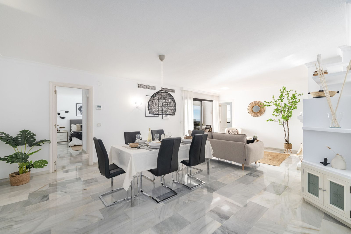 2 Bed Apartment for sale in Puerto Banús Costa Del Sol, Málaga, Spain