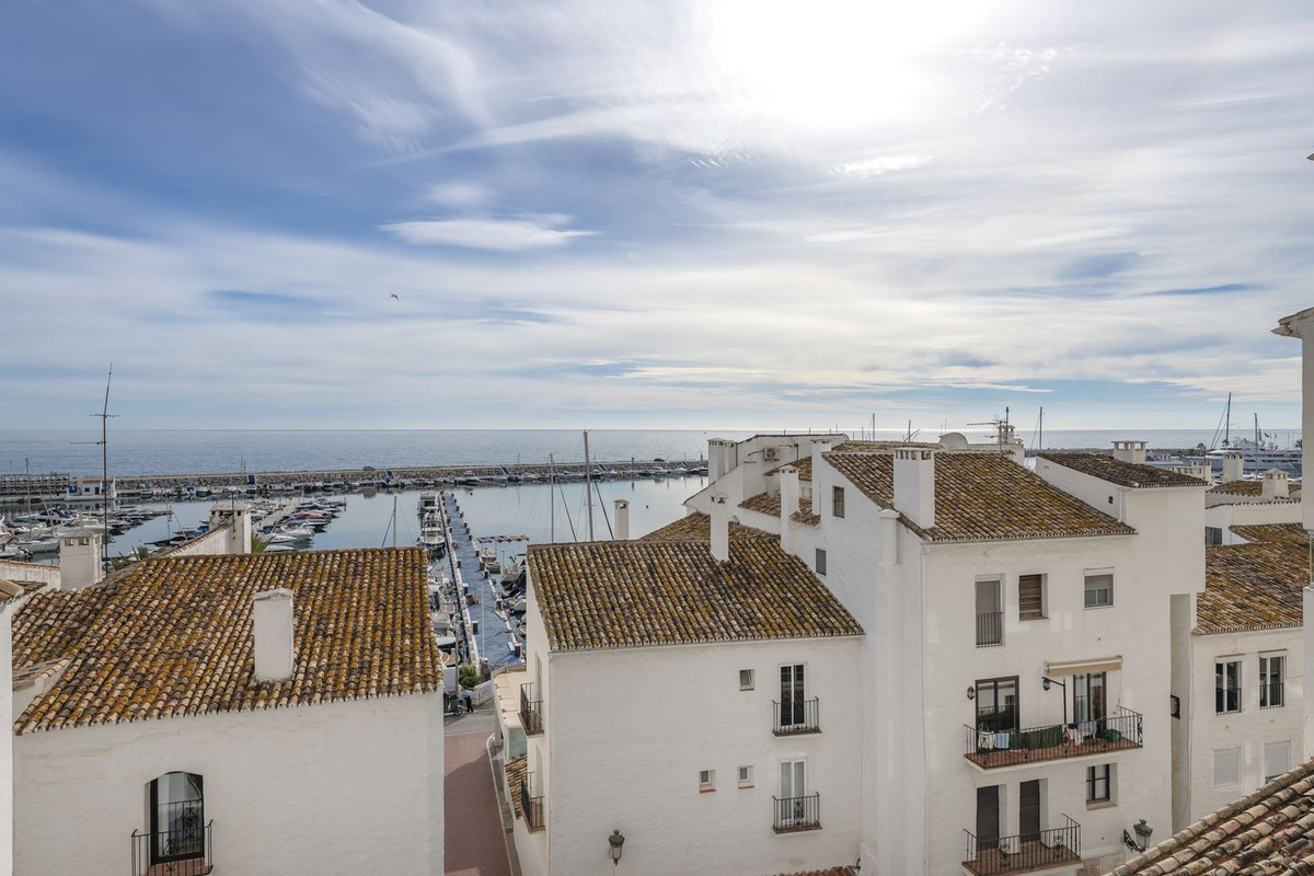 2 Bed Apartment for sale in Puerto Banús Costa Del Sol, Málaga, Spain