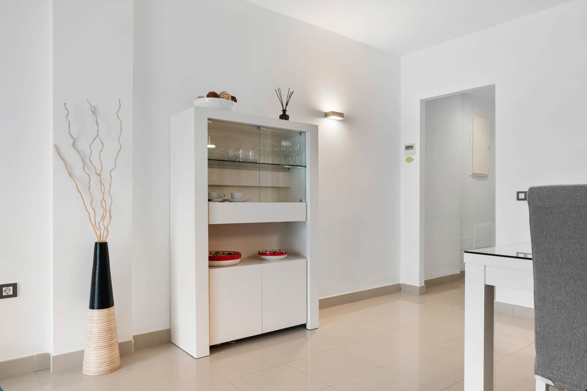 2 Bed Apartment for sale in Estepona Costa Del Sol, Málaga, Spain