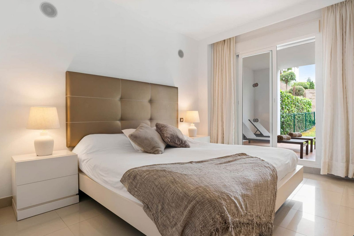 2 Bed Apartment for sale in Estepona Costa Del Sol, Málaga, Spain