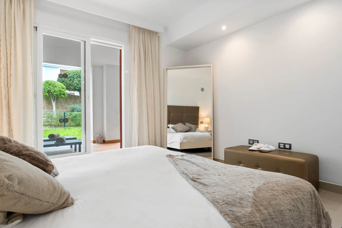 2 Bed Apartment for sale in Estepona Costa Del Sol, Málaga, Spain