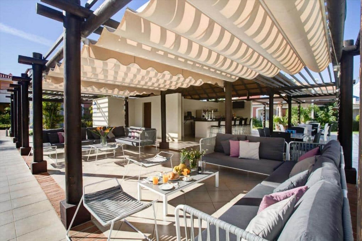2 Bed Apartment for sale in Estepona Costa Del Sol, Málaga, Spain