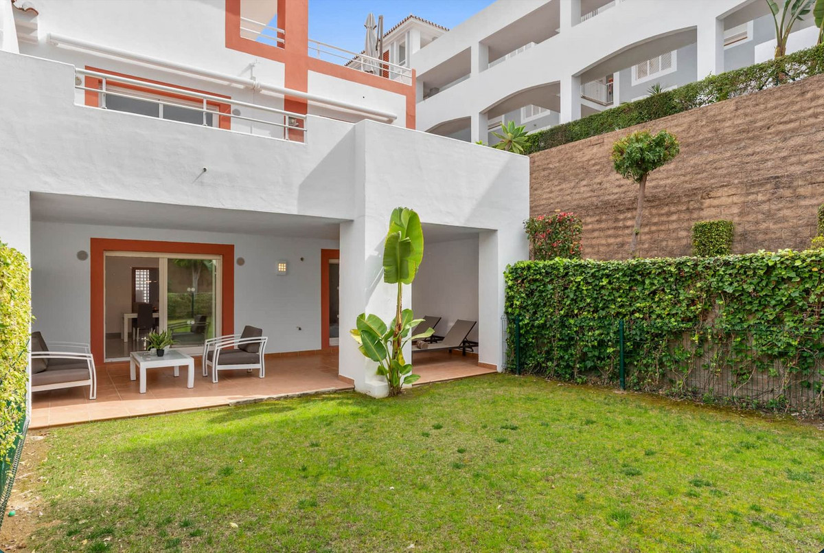 2 Bed Apartment for sale in Estepona Costa Del Sol, Málaga, Spain