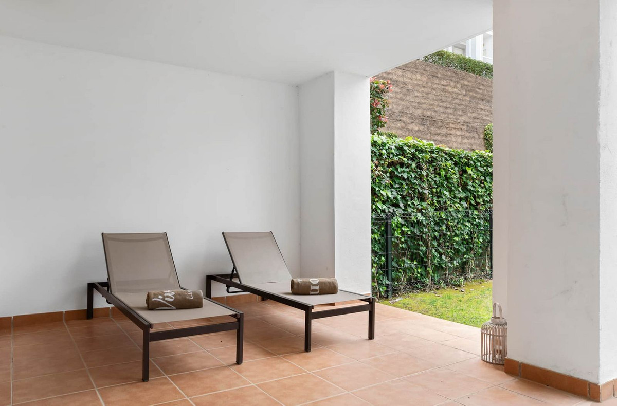 2 Bed Apartment for sale in Estepona Costa Del Sol, Málaga, Spain