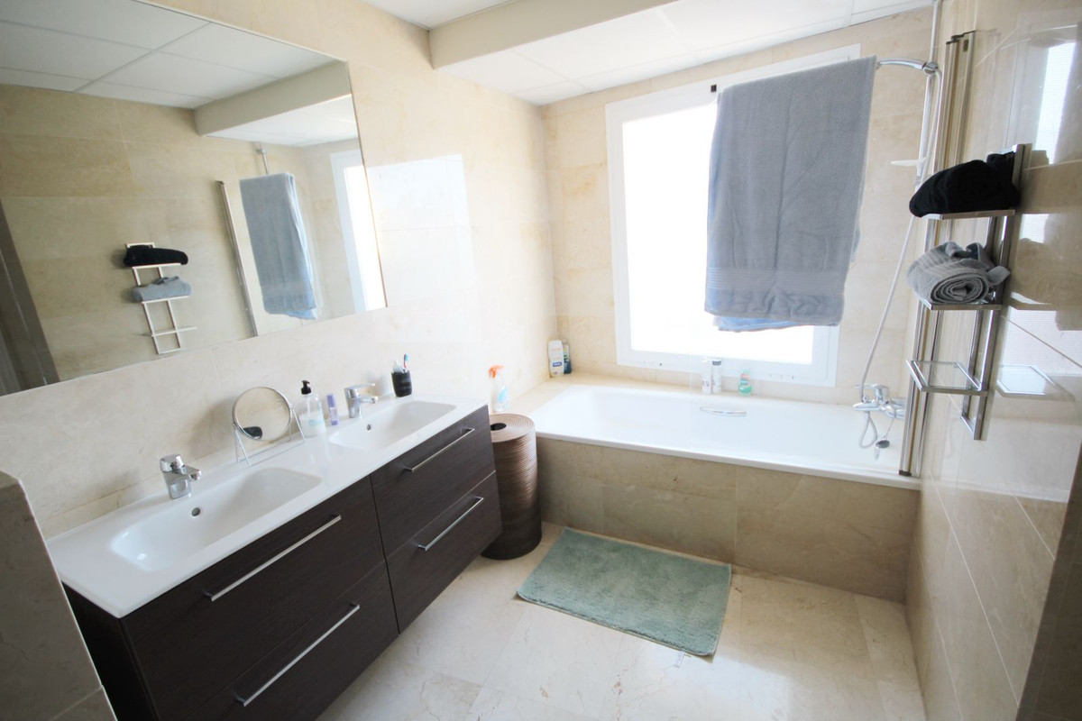 Se vende Ático de 2 dormitorios en Costa Del Sol, Málaga, España