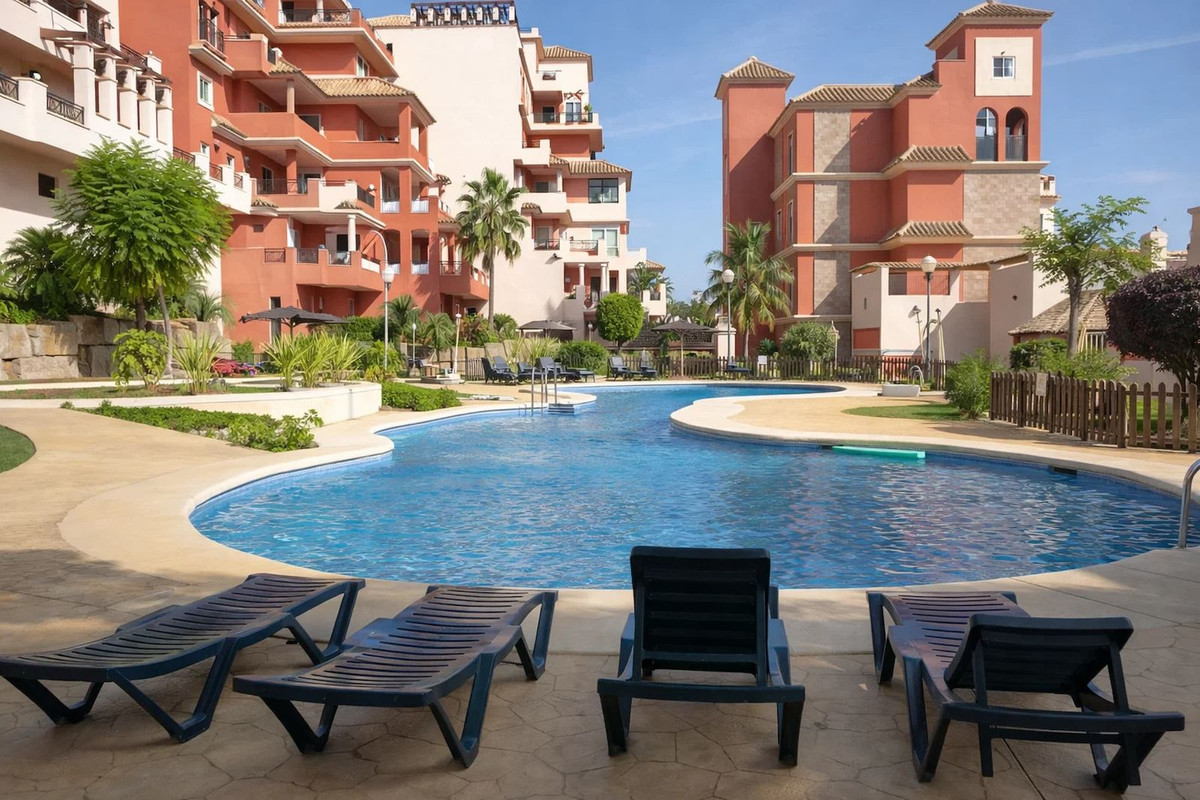 3 Bed Apartment for sale in La Duquesa Costa Del Sol, Málaga, Spain