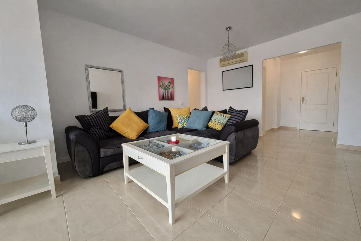 3 Bed Apartment for sale in La Duquesa Costa Del Sol, Málaga, Spain