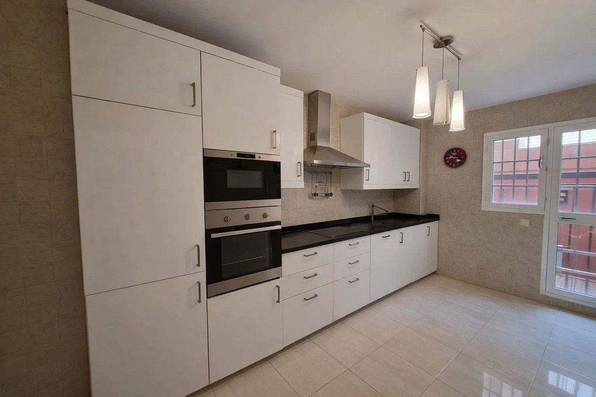 3 Bed Apartment for sale in La Duquesa Costa Del Sol, Málaga, Spain