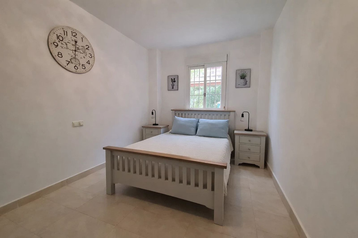 3 Bed Apartment for sale in La Duquesa Costa Del Sol, Málaga, Spain