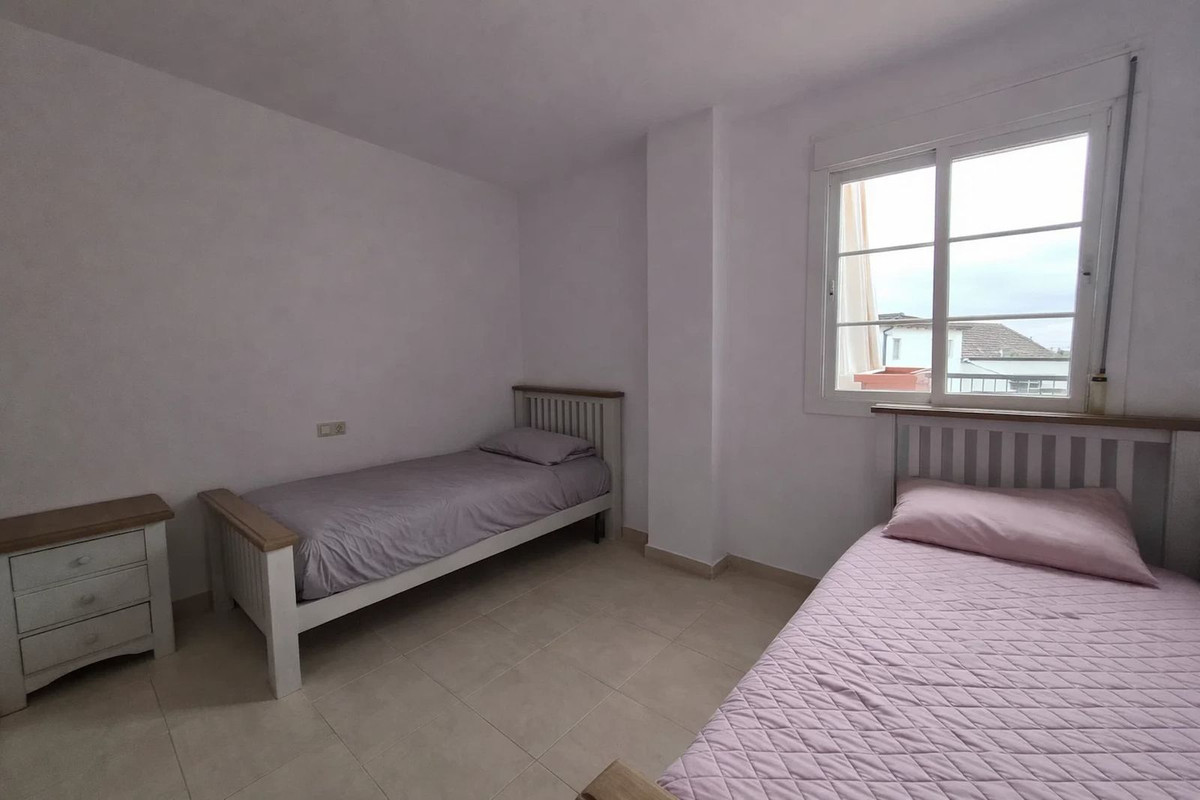 3 Bed Apartment for sale in La Duquesa Costa Del Sol, Málaga, Spain