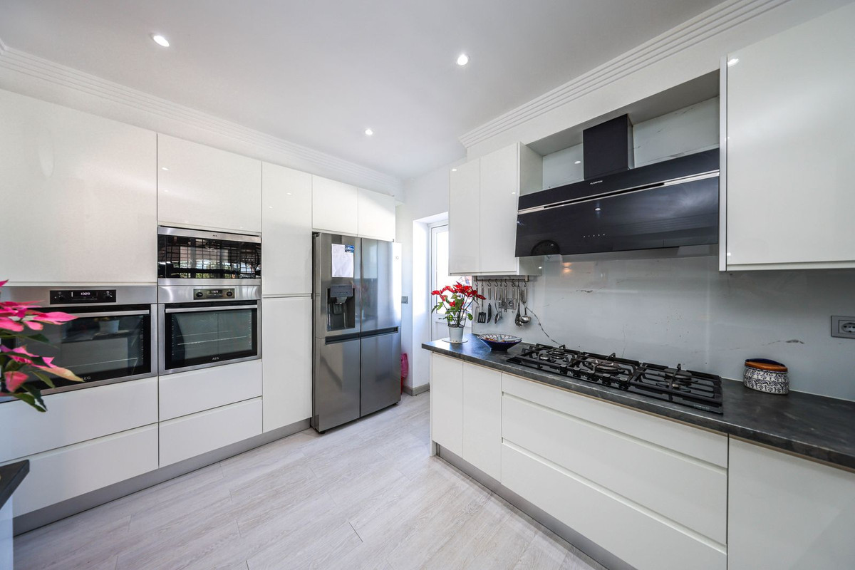 Se vende Villa - Chalet de 3 dormitorios en Costa Del Sol, Málaga, España