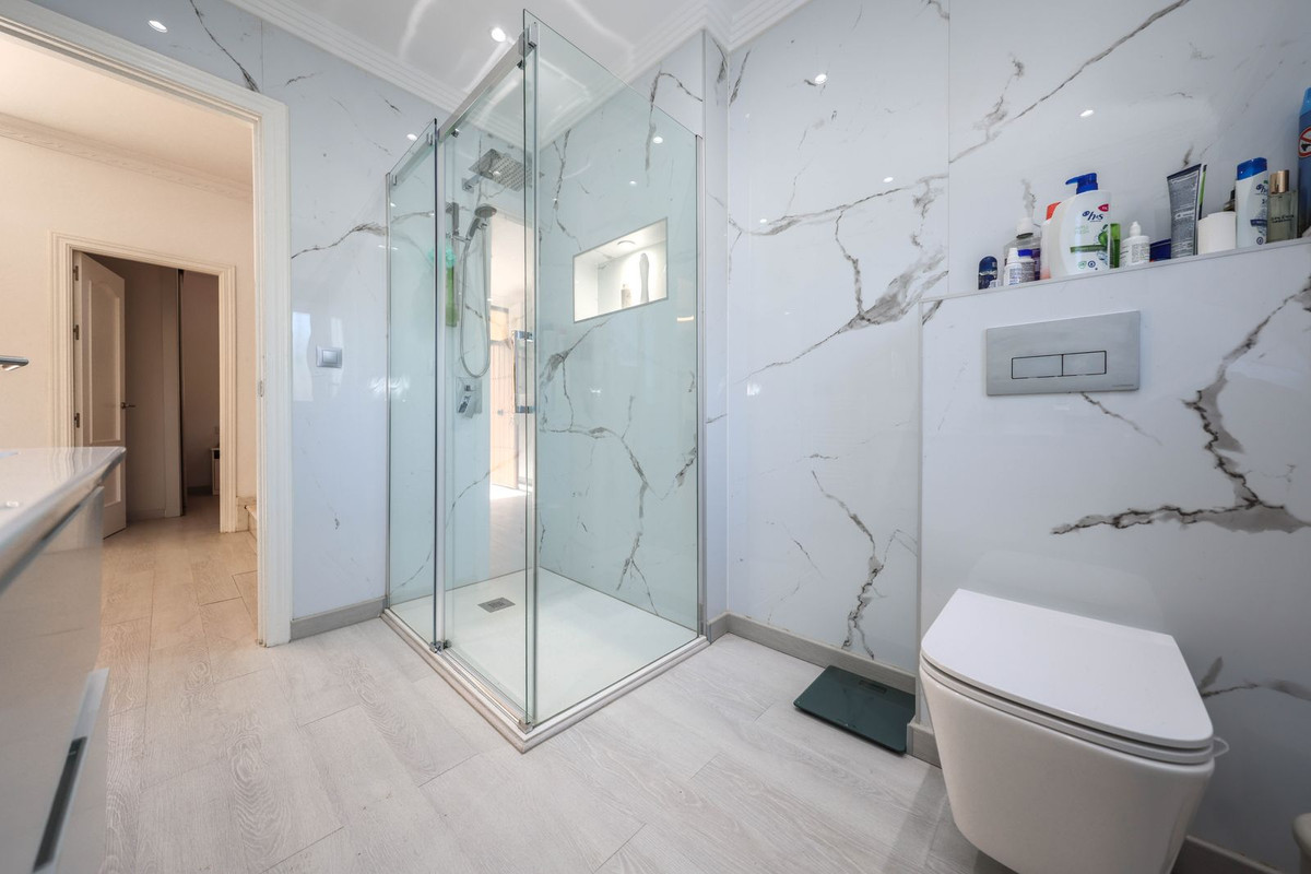 Se vende Villa - Chalet de 3 dormitorios en Costa Del Sol, Málaga, España