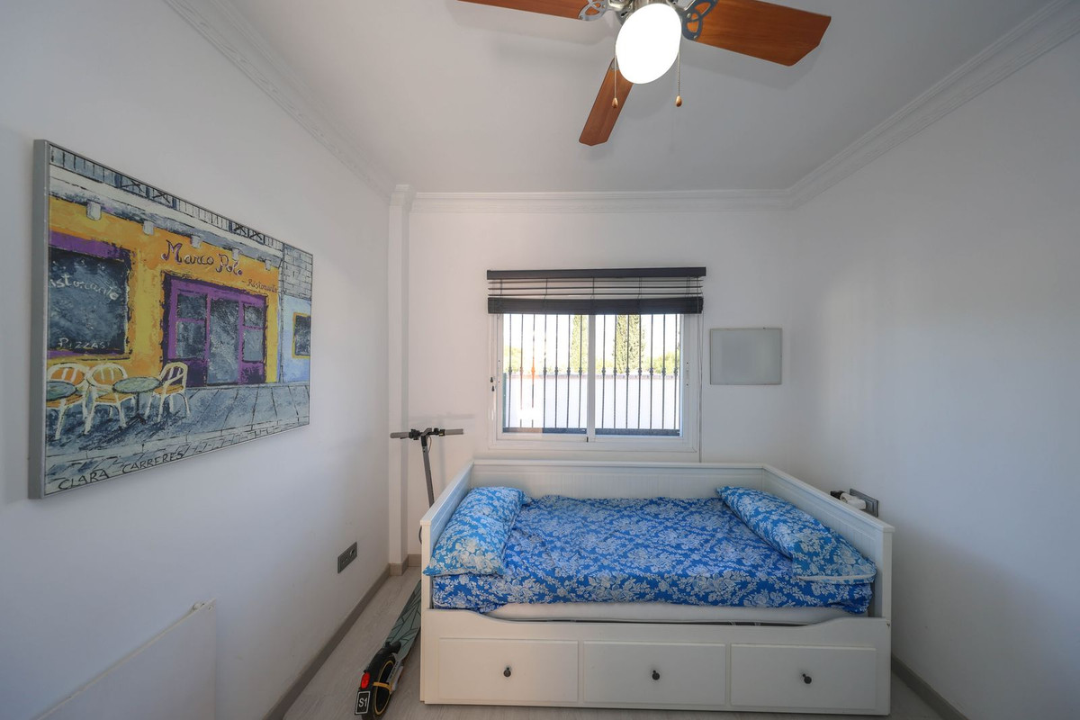 Se vende Villa - Chalet de 3 dormitorios en Costa Del Sol, Málaga, España