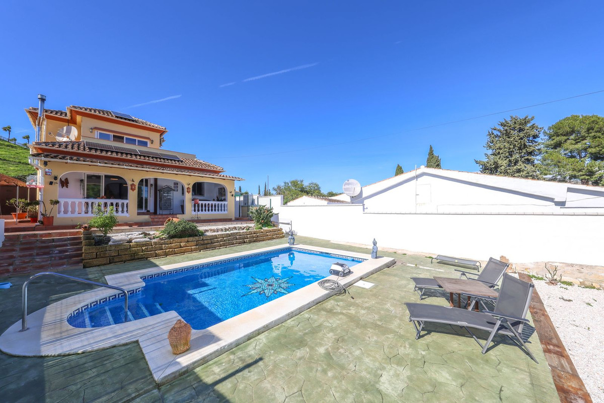 Se vende Villa - Chalet de 3 dormitorios en Costa Del Sol, Málaga, España