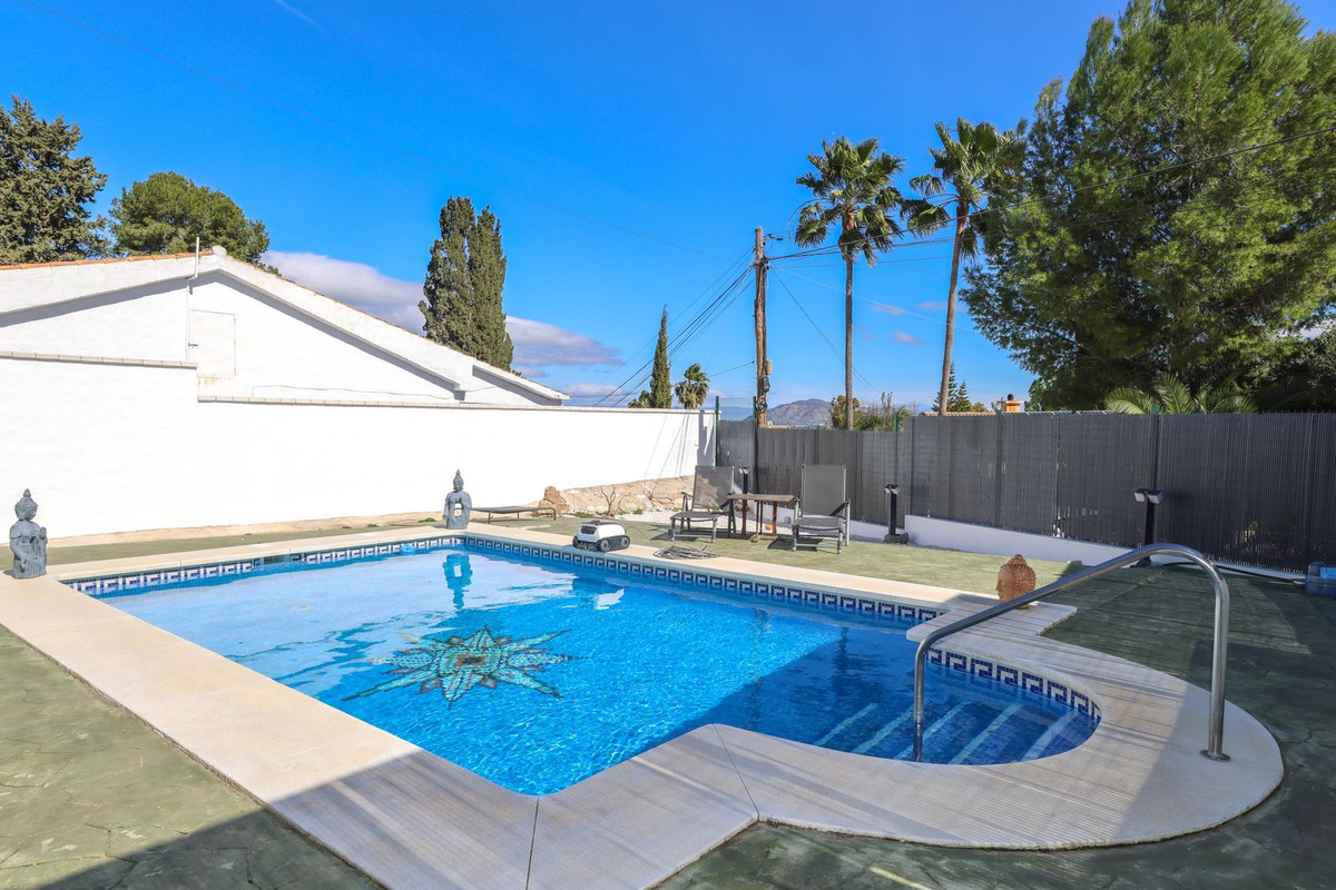 Se vende Villa - Chalet de 3 dormitorios en Costa Del Sol, Málaga, España