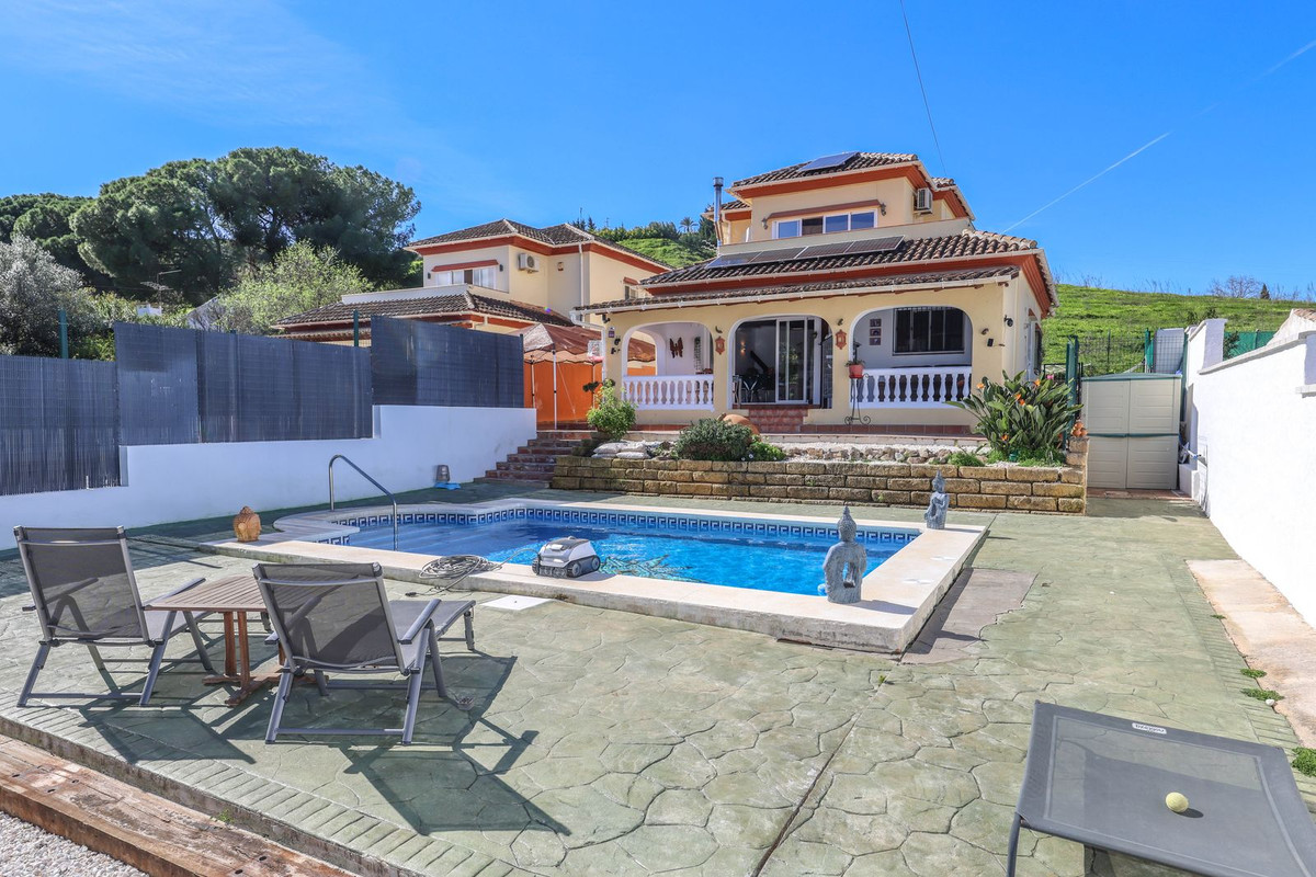 Se vende Villa - Chalet de 3 dormitorios en Costa Del Sol, Málaga, España