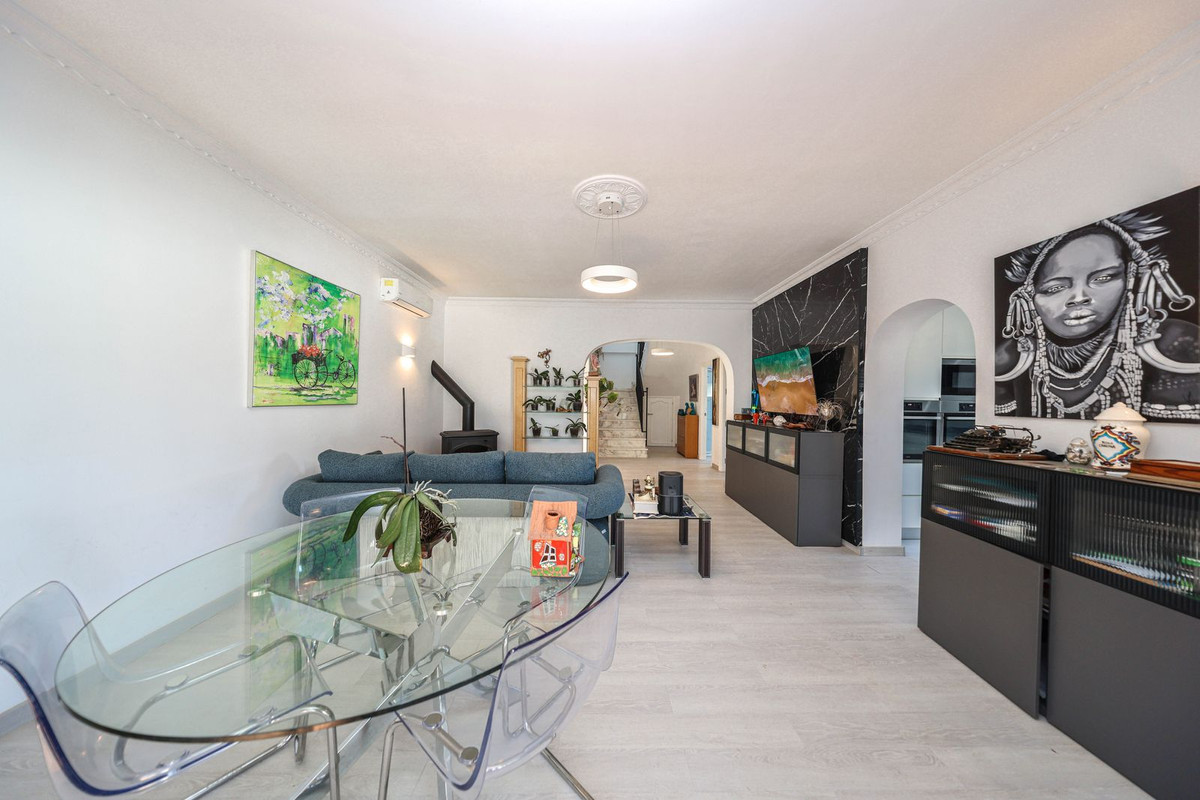 Se vende Villa - Chalet de 3 dormitorios en Costa Del Sol, Málaga, España