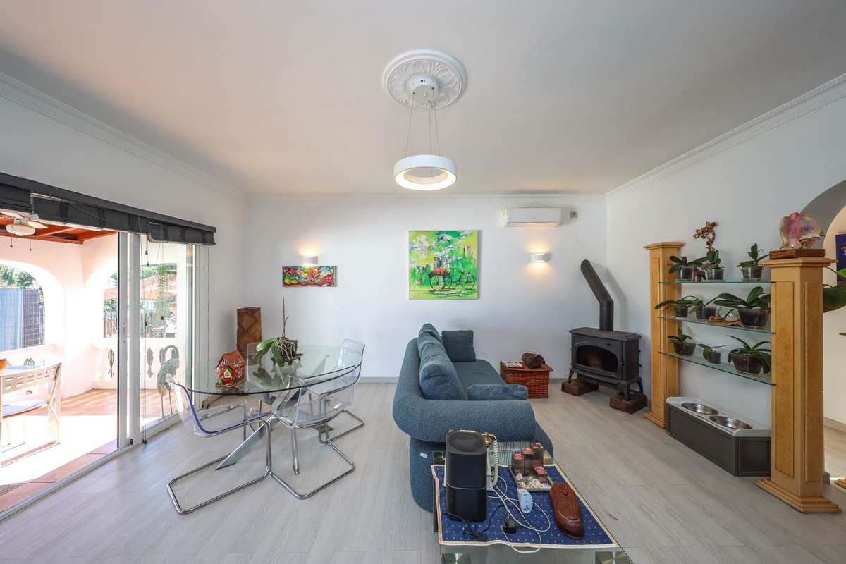 Se vende Villa - Chalet de 3 dormitorios en Costa Del Sol, Málaga, España